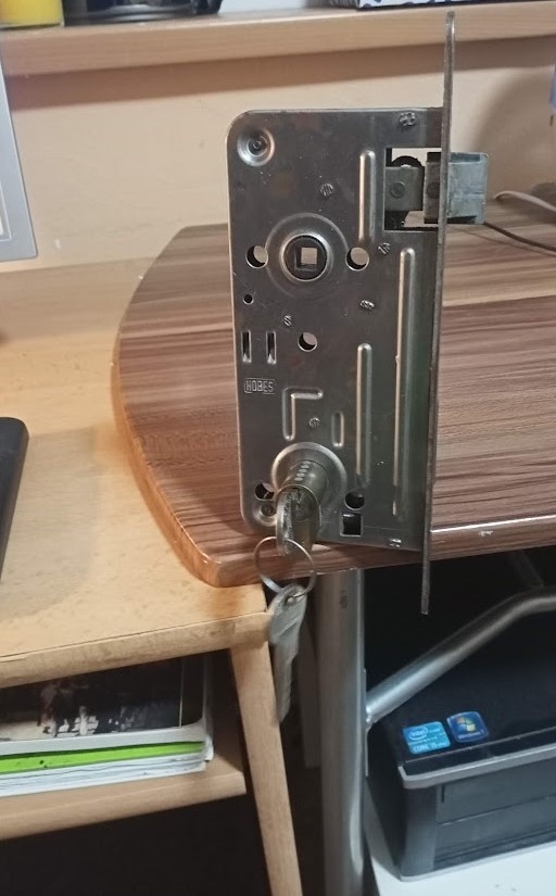 Predám dverný zámok s vložkou FAB