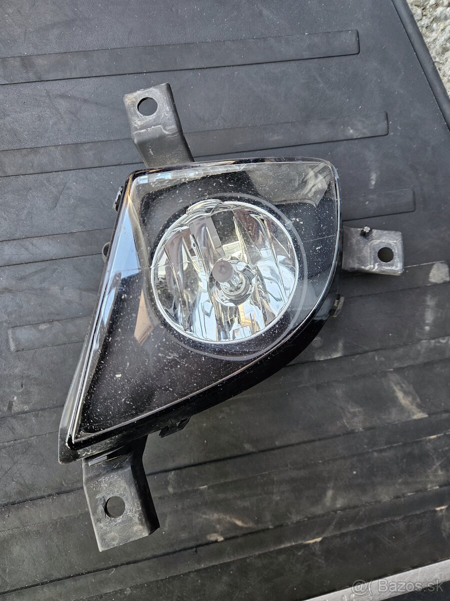 Ľavá hmlovka bmw e90