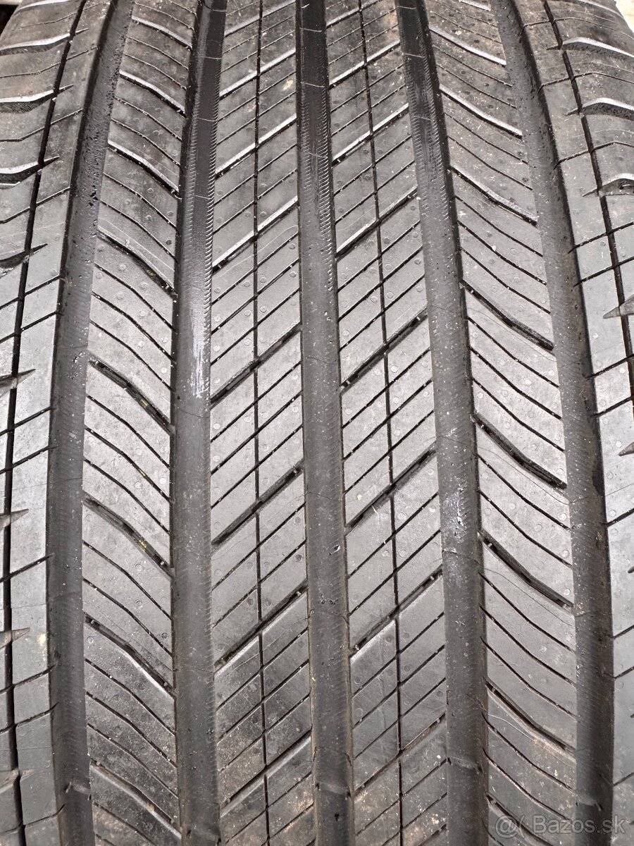 285/45/22 MICHELIN.NOVE RANGE ROVER.LAND ROVER DEFENDER