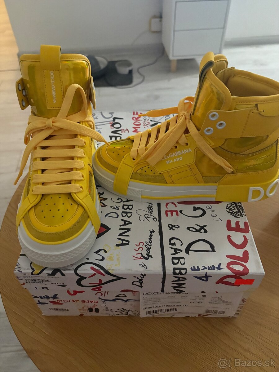 zlte dolce gabbana