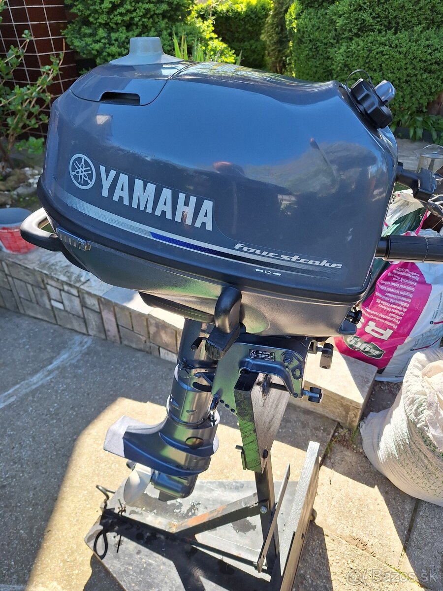 Lodny motor