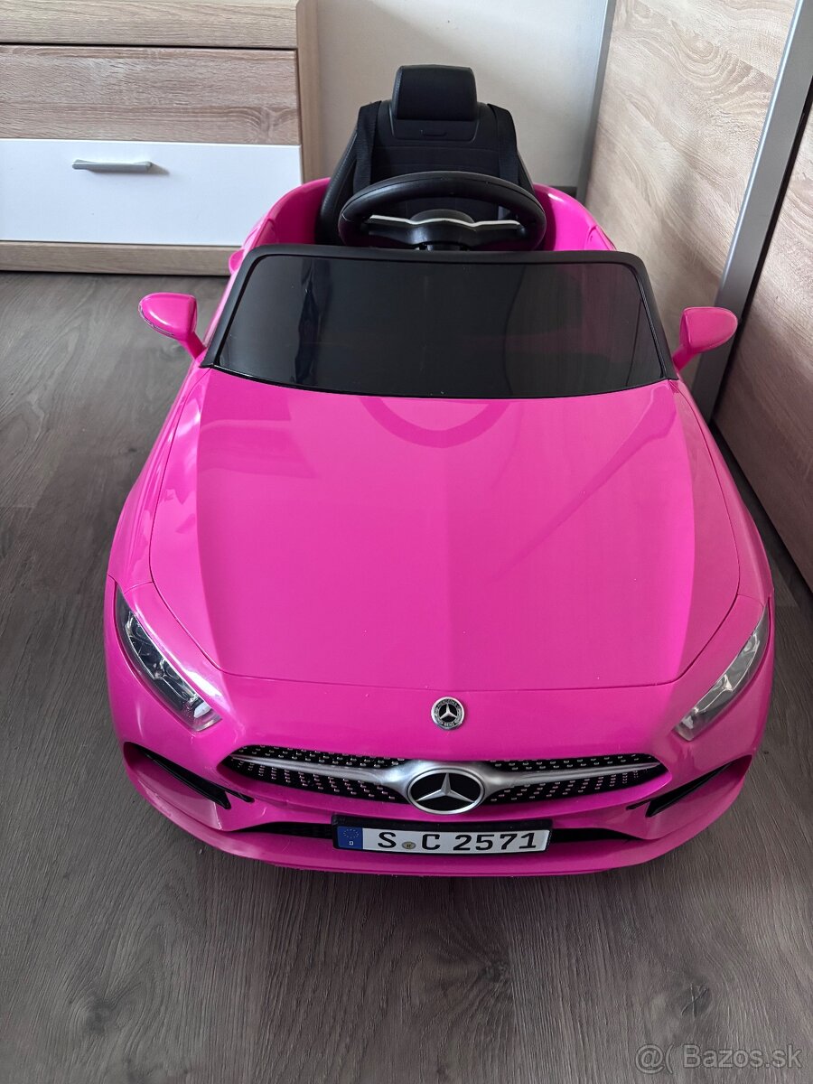 Elektrické auto