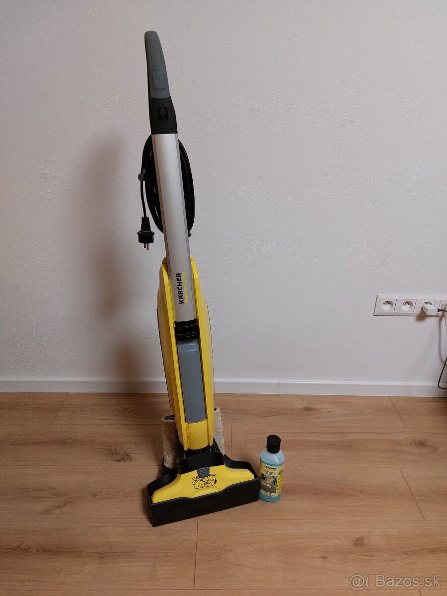 Kärcher tyčový čistič tvrdých podláh s odsávaním