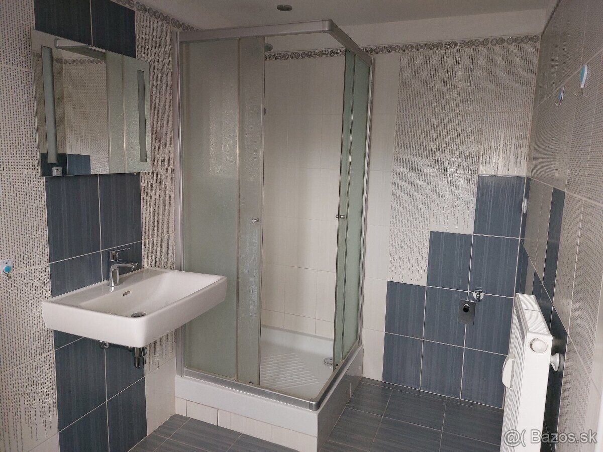 2 izbový prerobený byt na prenájom - Prievidza