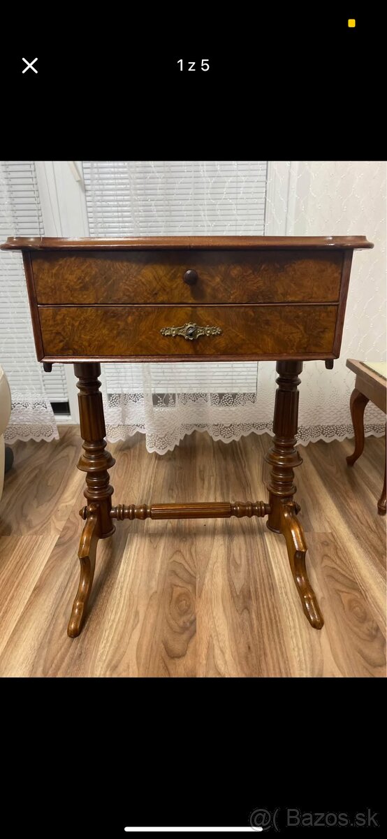 Starozitny stolik