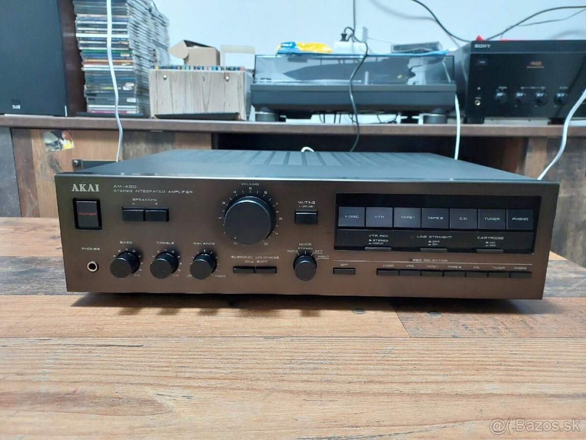 AKAI AM-A90