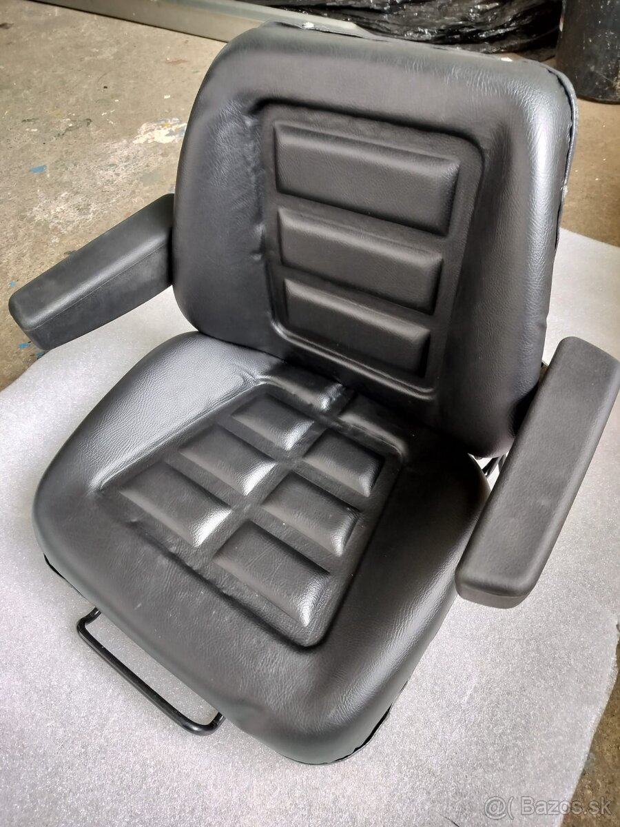 Vyhřívaná sedačka pro jeřáby s opěrkami, 24V