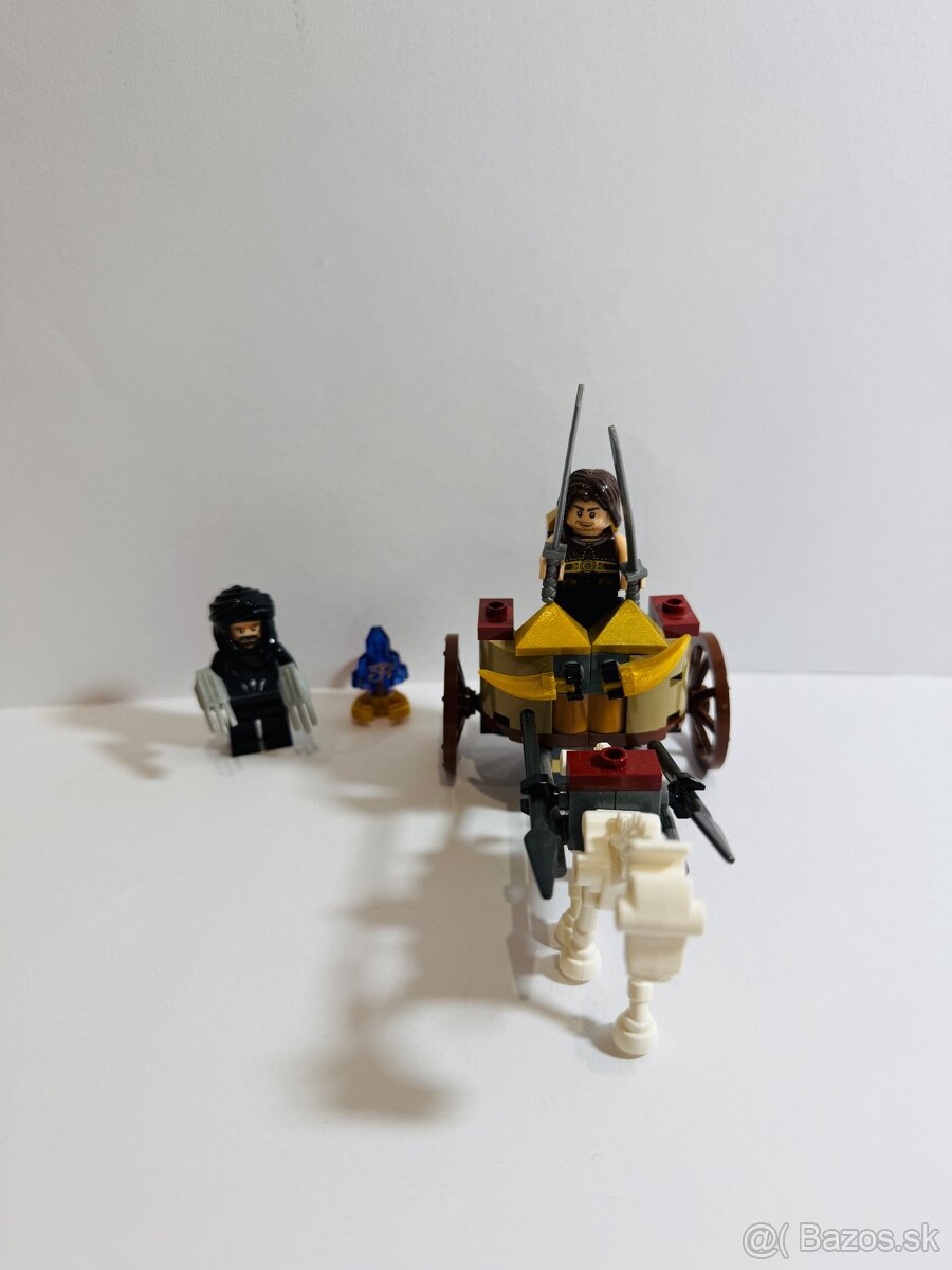 LEGO fantasy set – bojový voz + figúrky + “kostenný” ťah 🗡️
