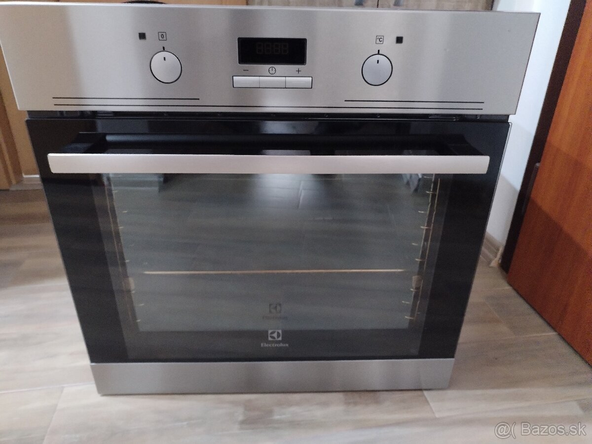 Vstavaná rúra ELECTROLUX