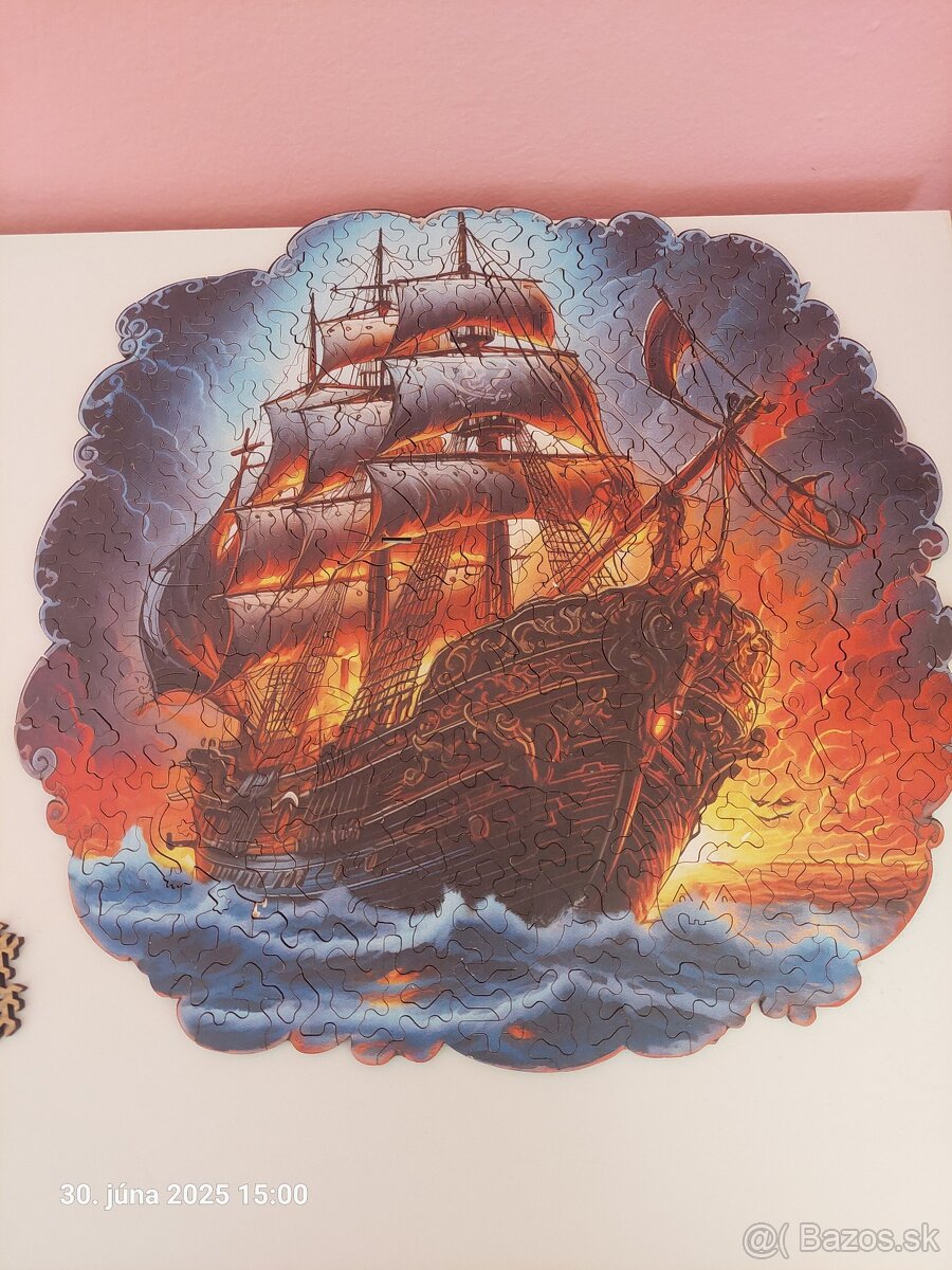 Drevené puzzle loď