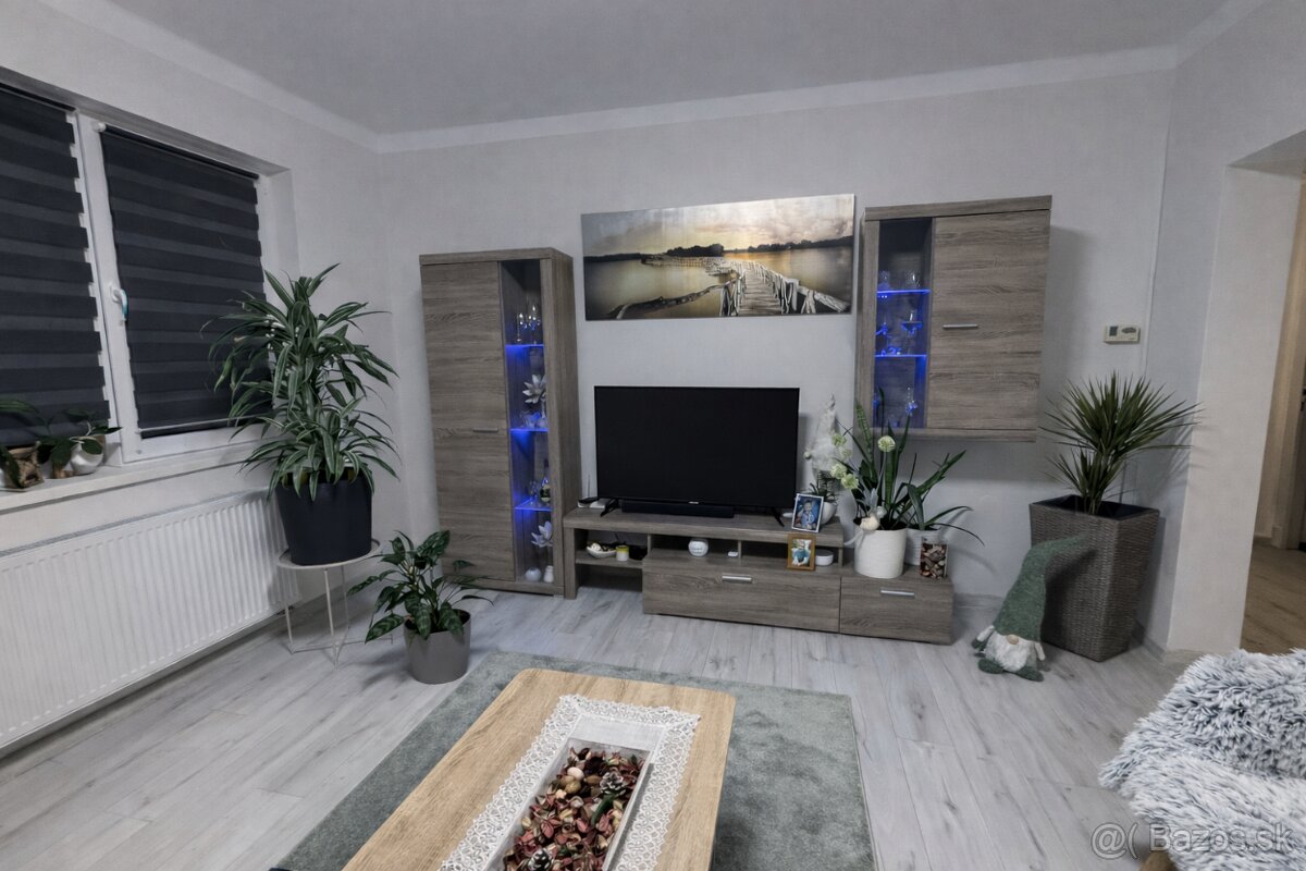 3-izbový byt s garážou – 2 balkóny, 3 klímy