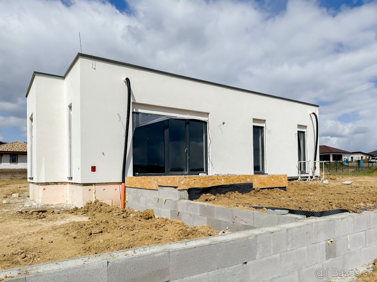 4i byt 72m2 + loggia, Terasa - Čapajevova