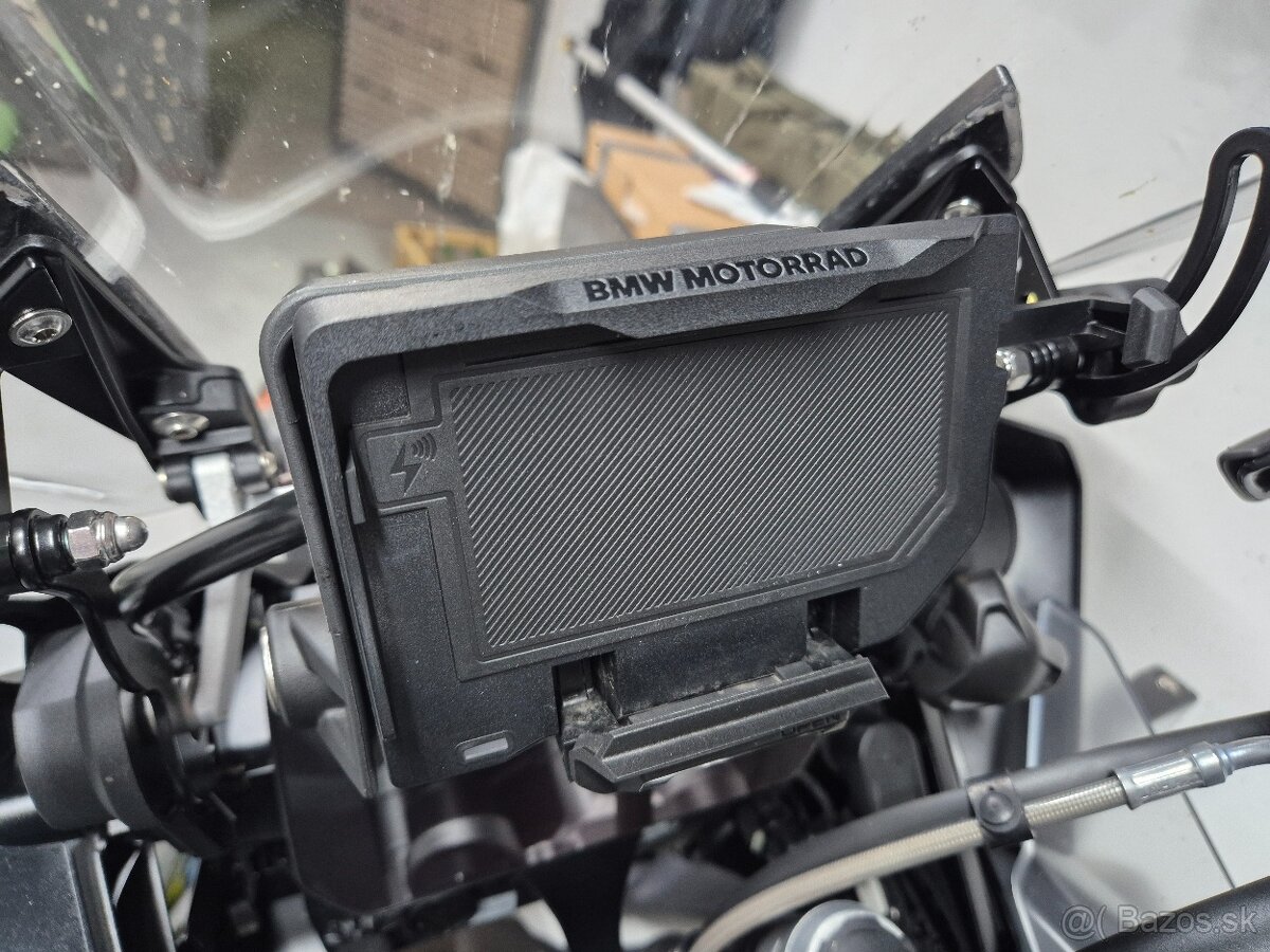 Connected ride cradle BMW