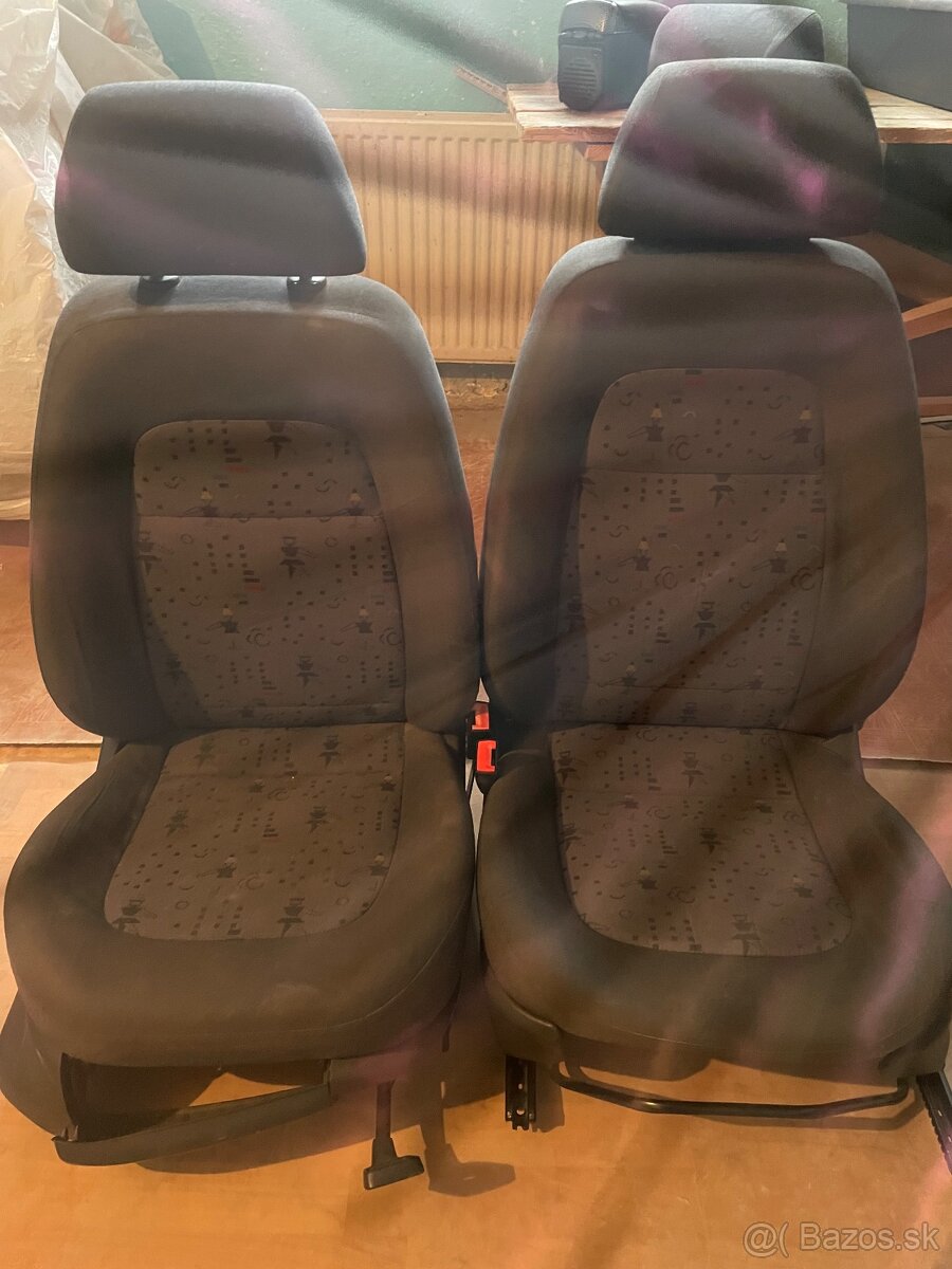 Sedačky škoda fabia 1