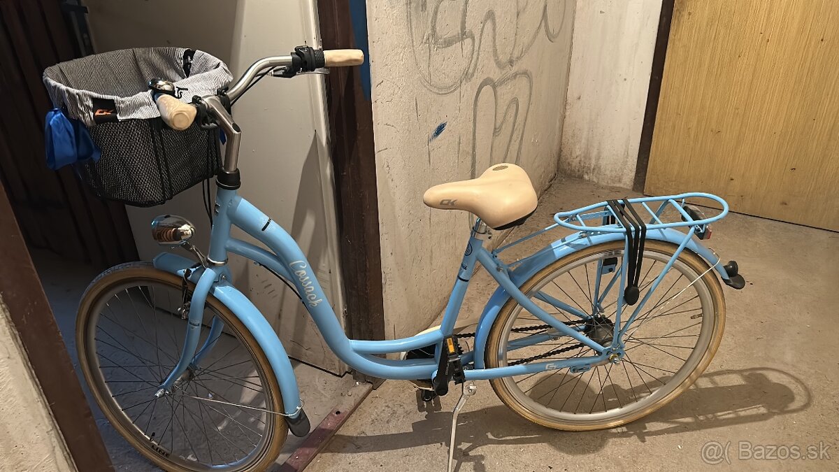 Retro moderný dámsky bicykel