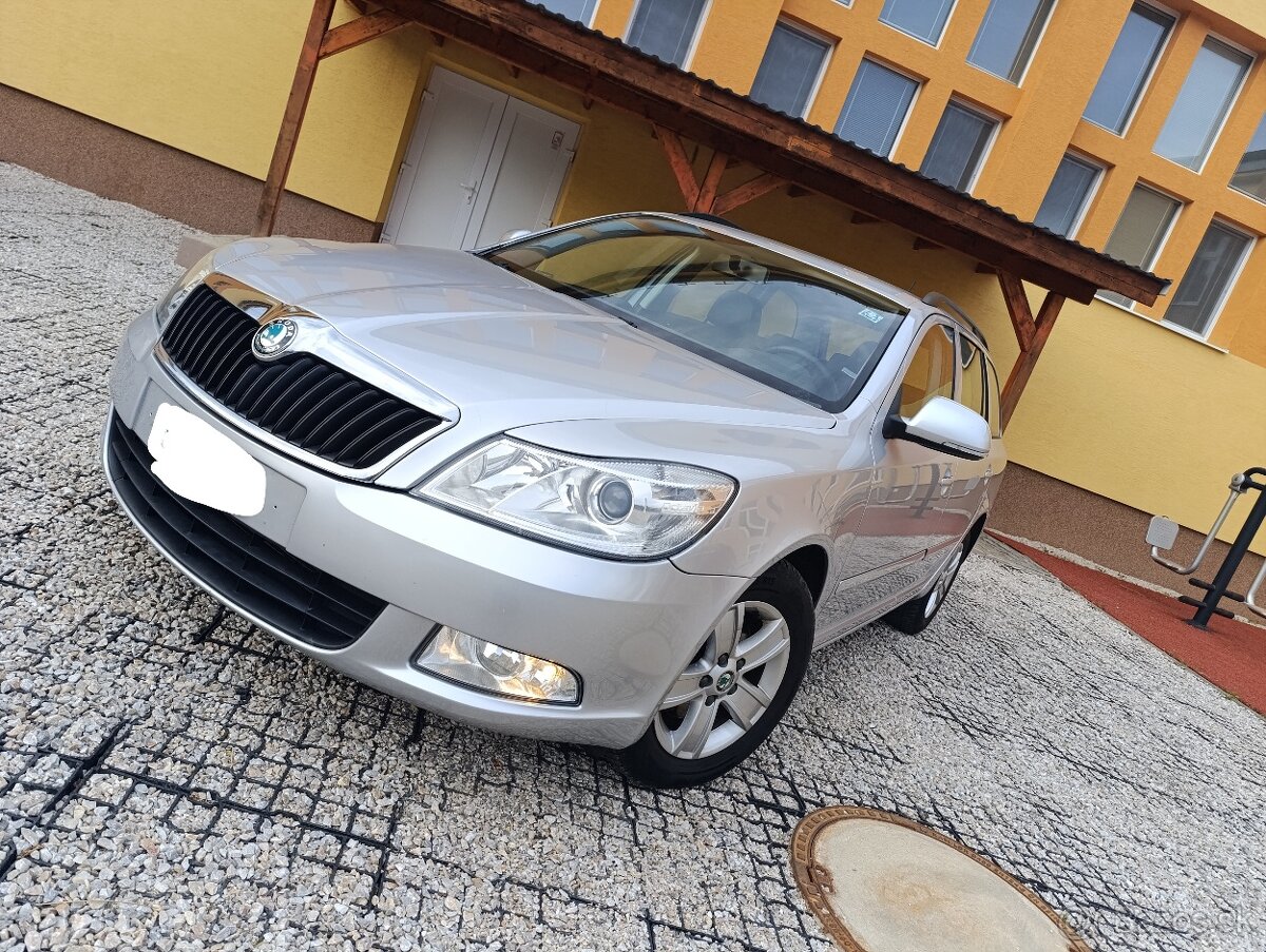 Škoda Octavia Combi 2.0 TDI 4x4 DSG Kožený interiér