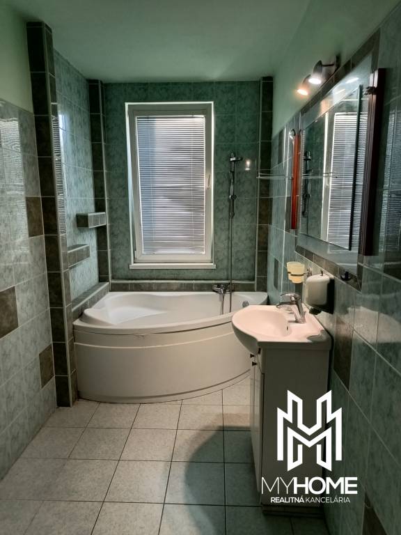 Na prenájom 2-izbový byt v meste Nové Zámky.