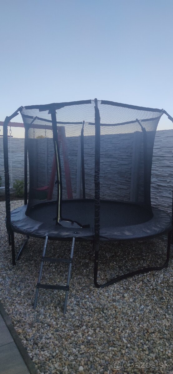 Trampolína