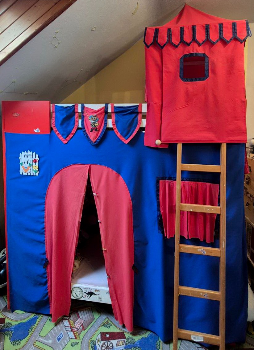 Detská poschodová posteľ