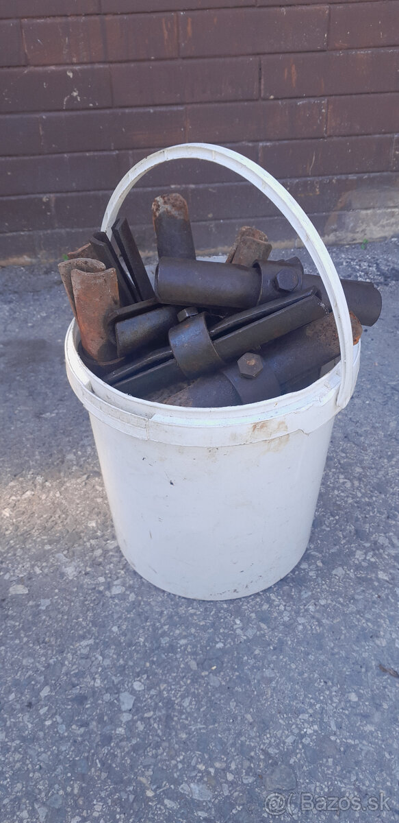 Predám lešenárske spojky na trubkové lešenie