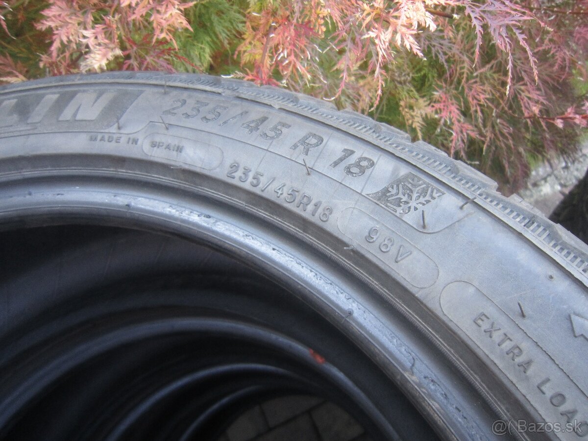 235/45R18 98V Michelin Pilot Alpin5 dezen 6.5 - 7.5mm,
