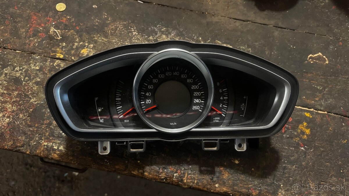 Budíky- prístrojová doska VOLVO V40 Manual