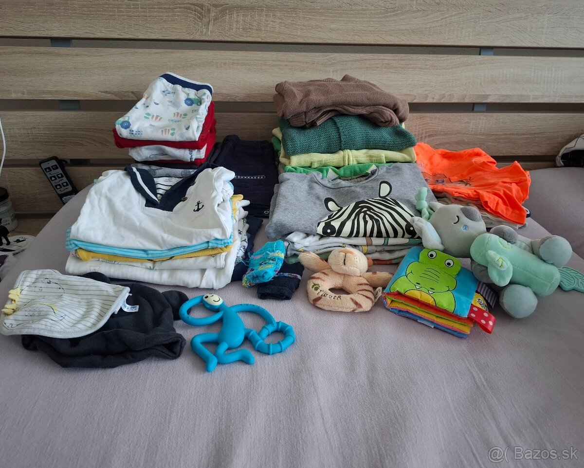 Balík detského oblečenia 68 (4-6m) + hračky, knižka