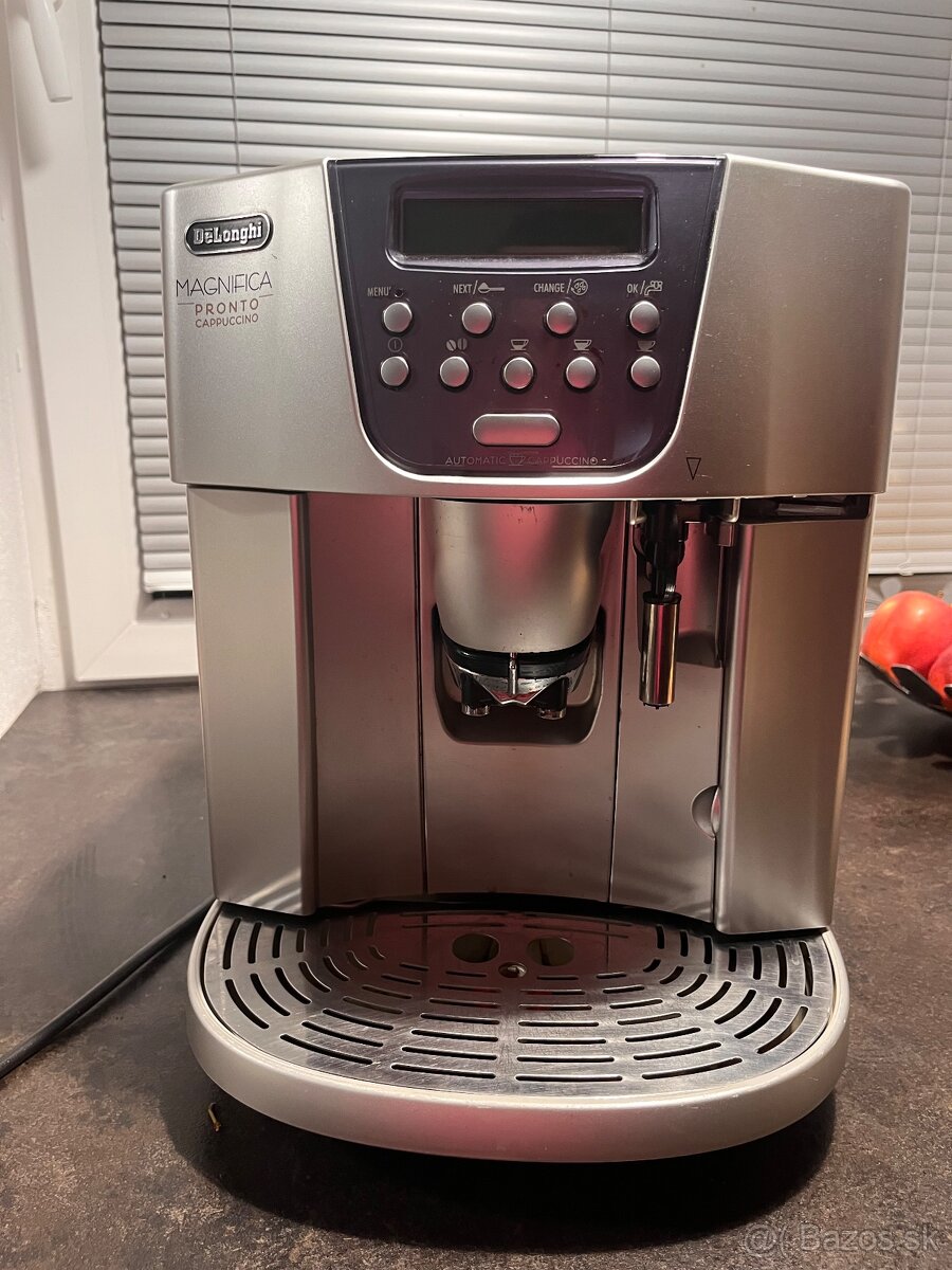 Kávovar Delongi