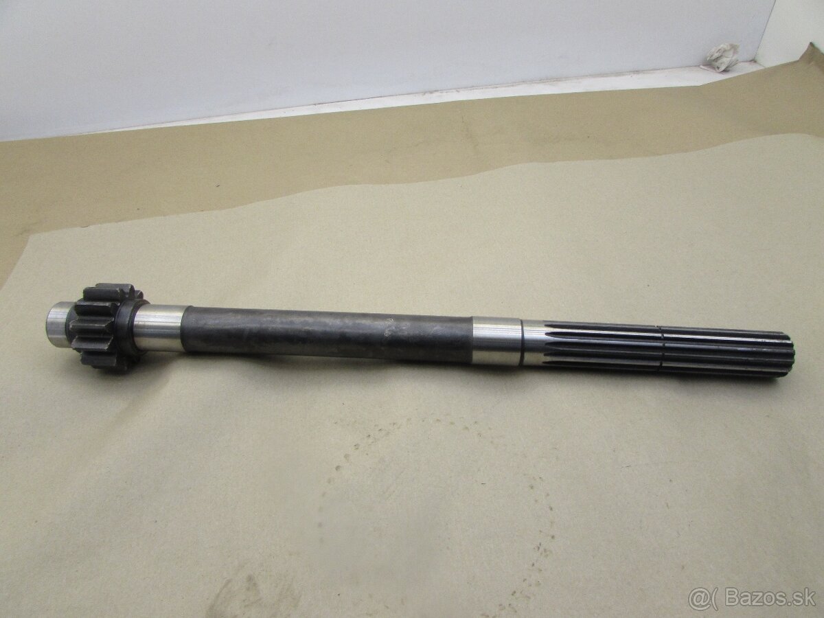 Hriadeľ na traktor Zetor 25