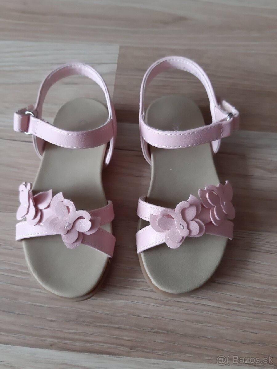 Sandálky veľ. 26, nové