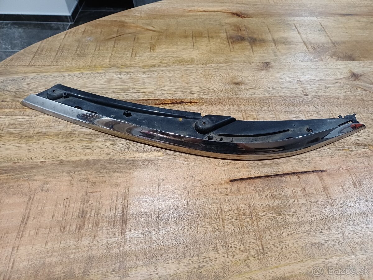 Lišta svetla ľavá chrom