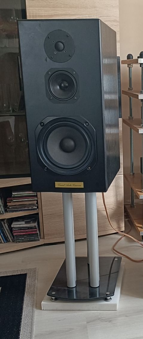 -- Predám 3 pásmové reprosústavy pre detaiilný zvuk --