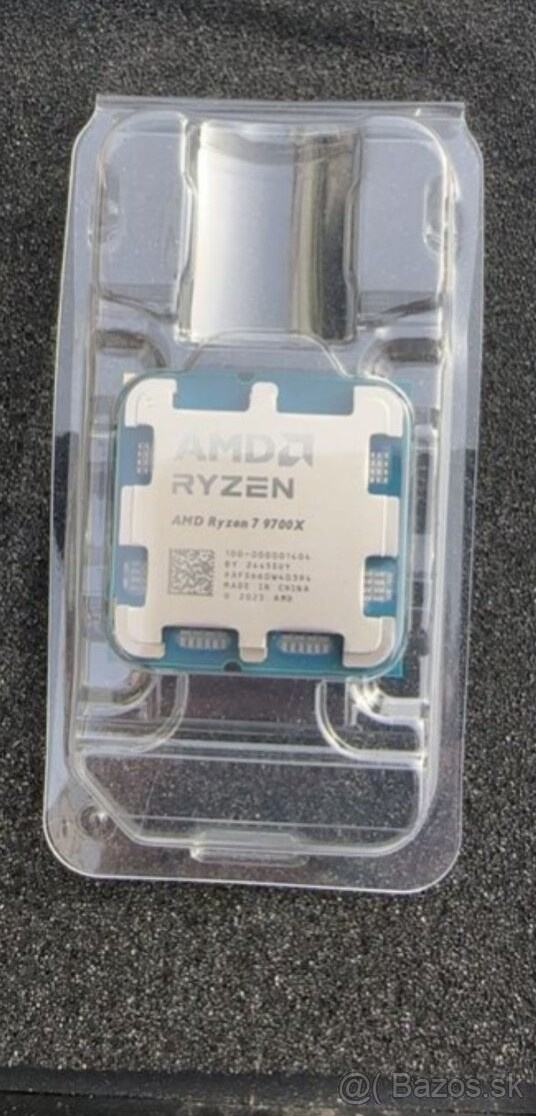 AMD Ryzen 7 9700X