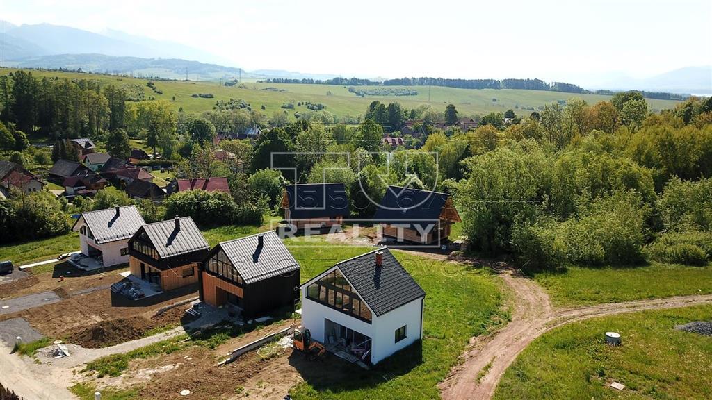 NOVOSTAVBY RODINNÝCH DOMOV V NÁDHERNOM PROSTREDÍ LIPTOVA 