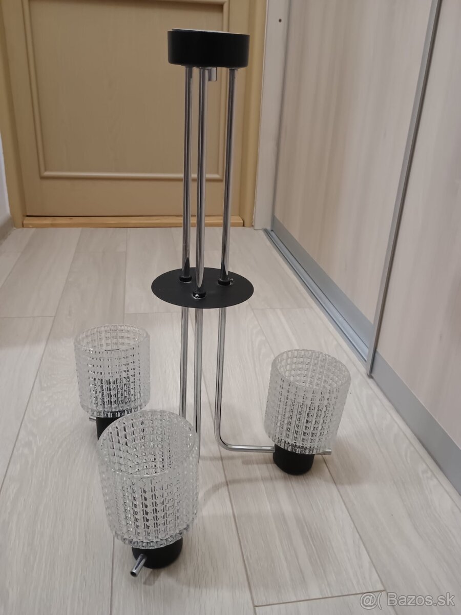 Stropná lampa