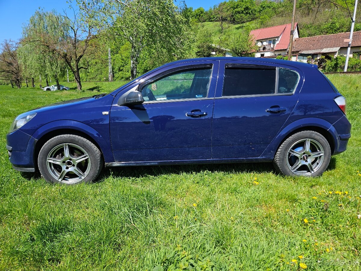 Predám Opel Astra H 1.6 spoľahlivý benzín (r.v. 2006)