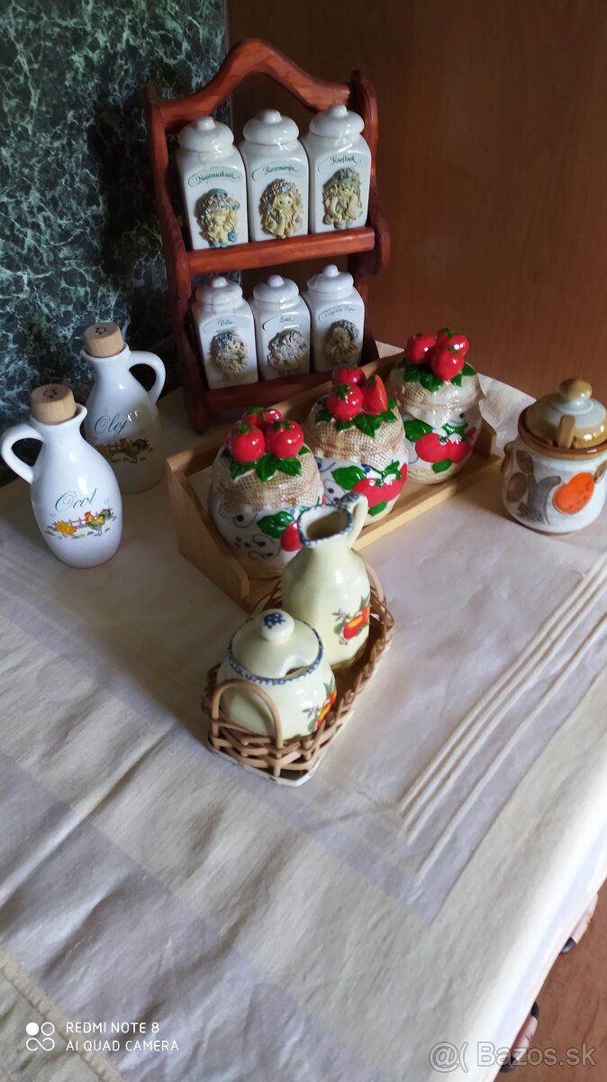 Porcelánové koreničky