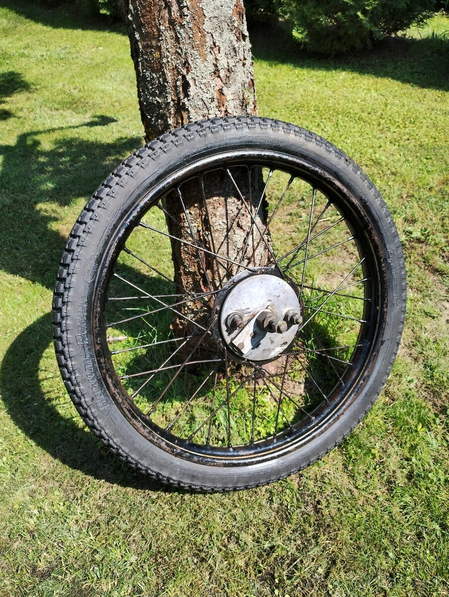 Predám originálne patinové koleso ČZ 150 C s linkami + brzd