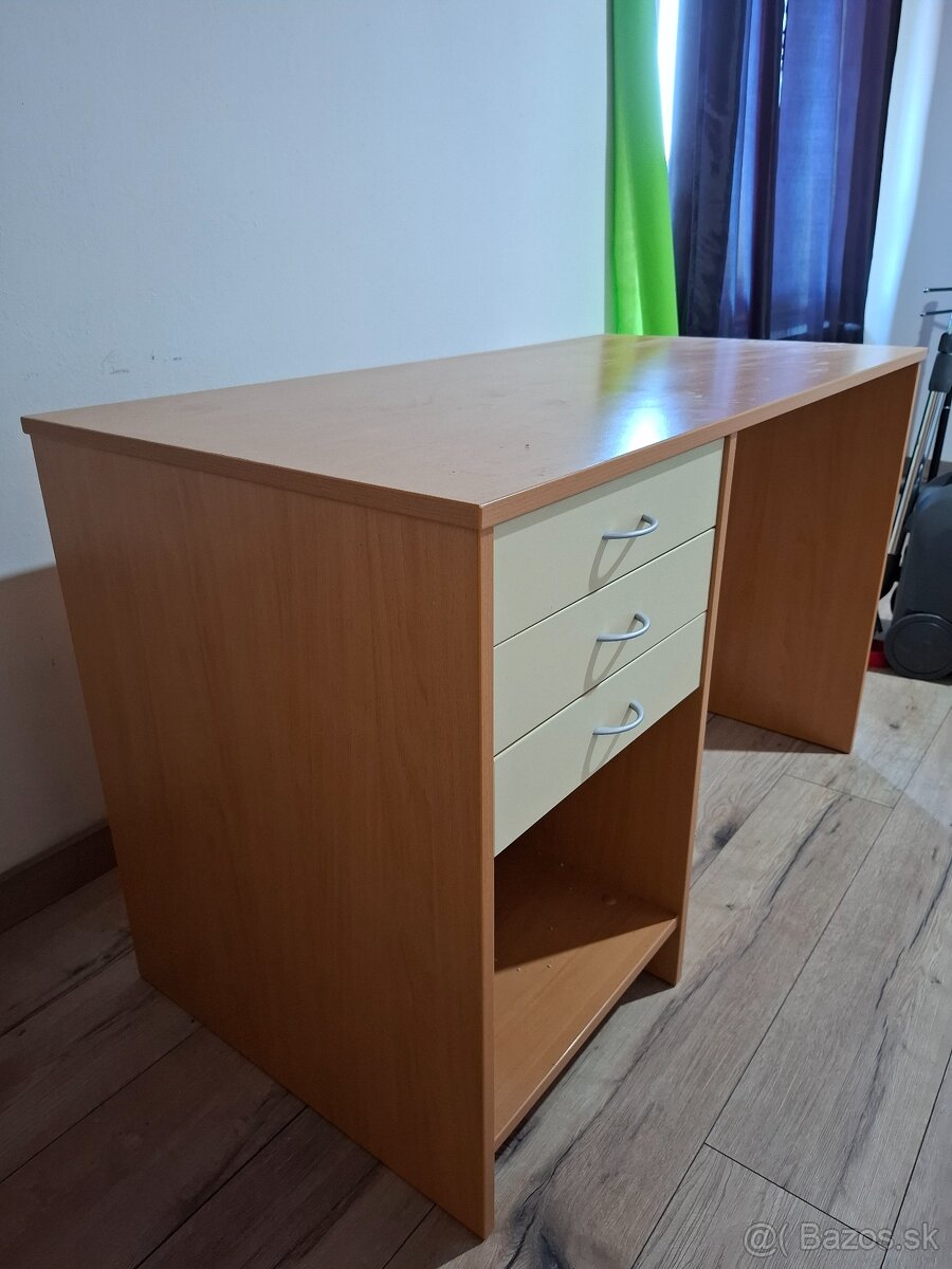Písací stôl