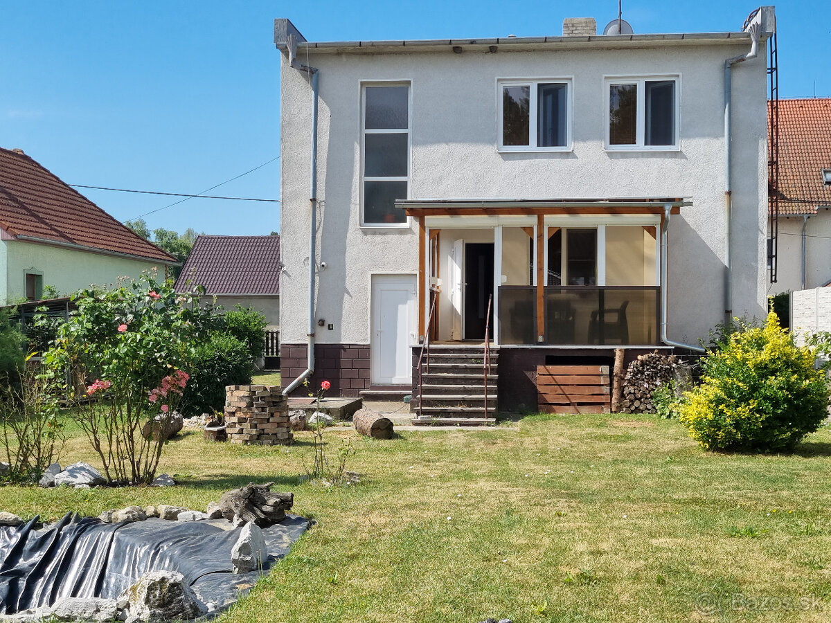 RODINNÝ DOM NA POZEMKU 757m2 TOMÁŠIKOVO -GALANTA +ZN.POSUDOK