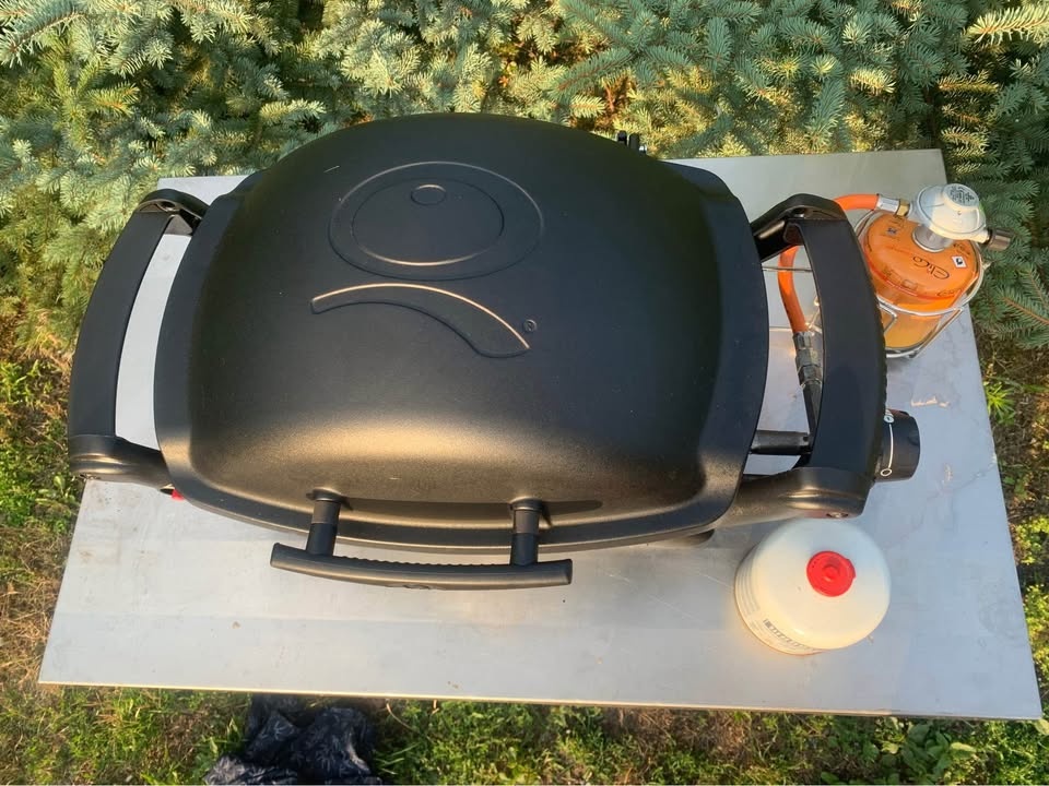 Plynový gril WEBER Q1000 + obal + kartuše