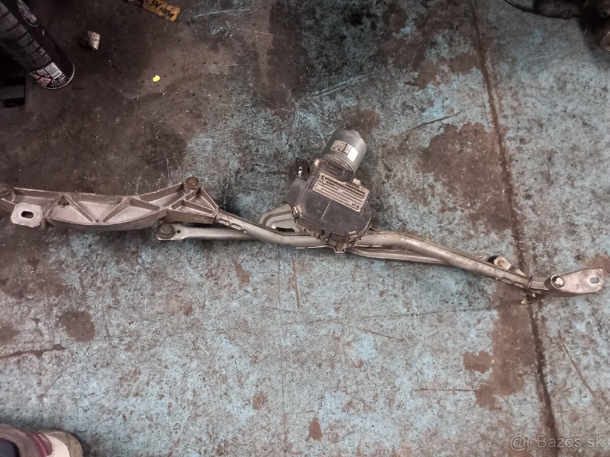 Mechanizmus stieračov Mercedes W211