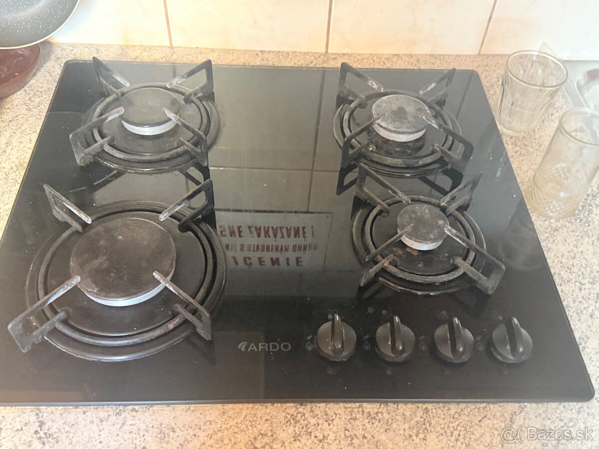 Plynová platňa a elektrickä rúra