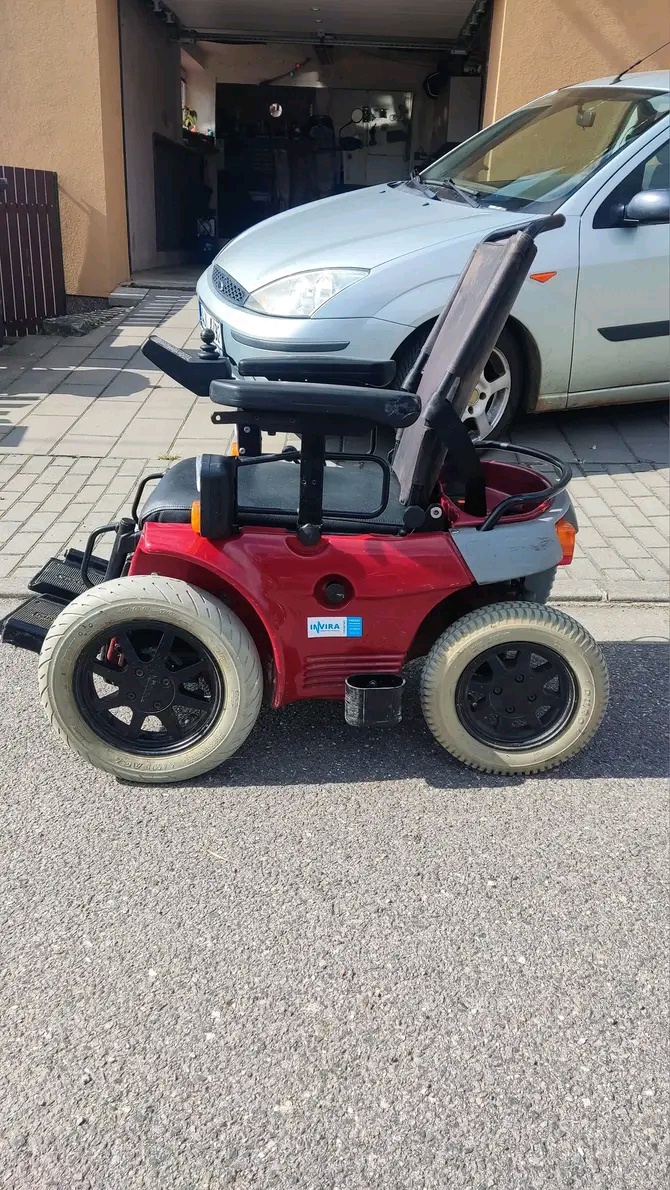 Elektrický invalidní vozík