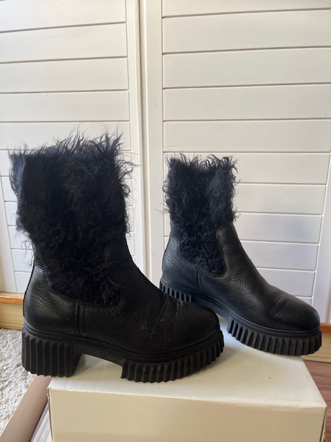 kožené čižmy baťa