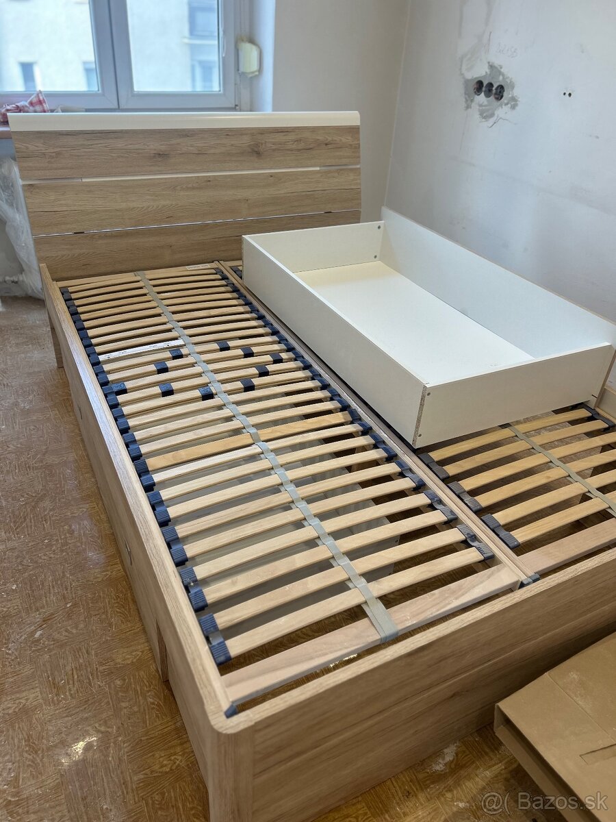 Posteľ s úložným priestorom