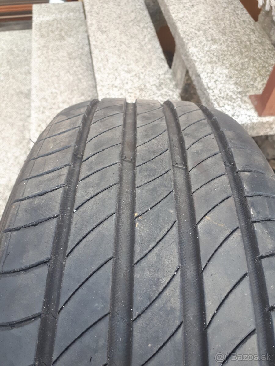 2xletne pneu michelin 205/56 r16