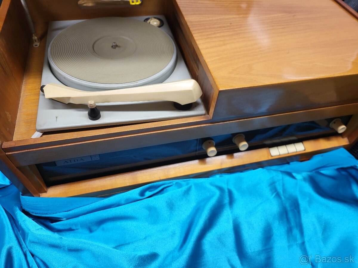 Retro gramofón