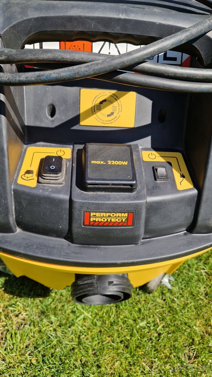 Predám vysávač Dewalt DW901L - rezervovaný