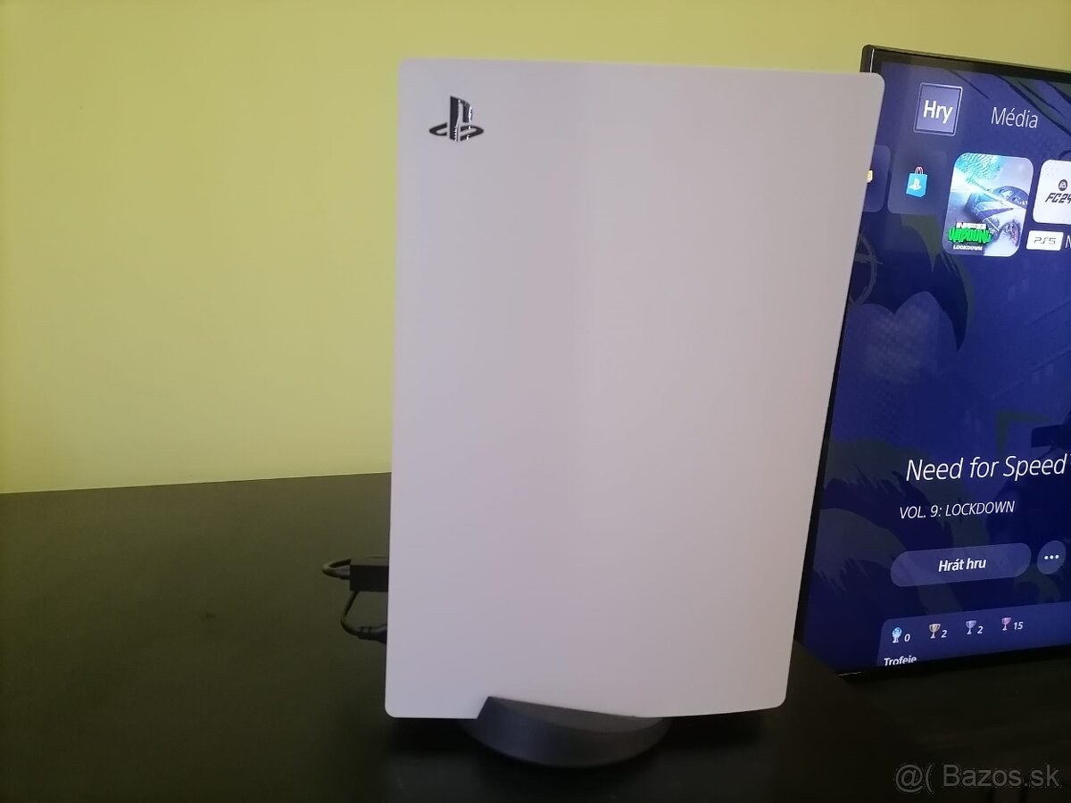 Playstation 5 + hry, SSD 825 GB